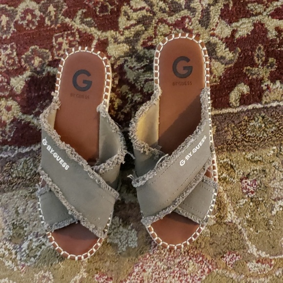 Shoes - Picture 2 of 3